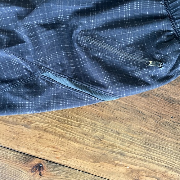 Lululemon swim shorts - Picture 6 of 8